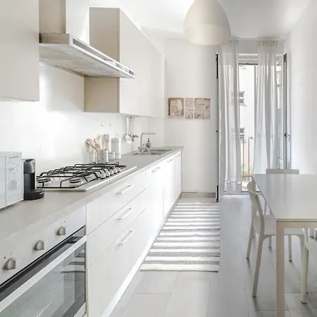 Lägenhet Modern & Central Apt - W/ Balcony